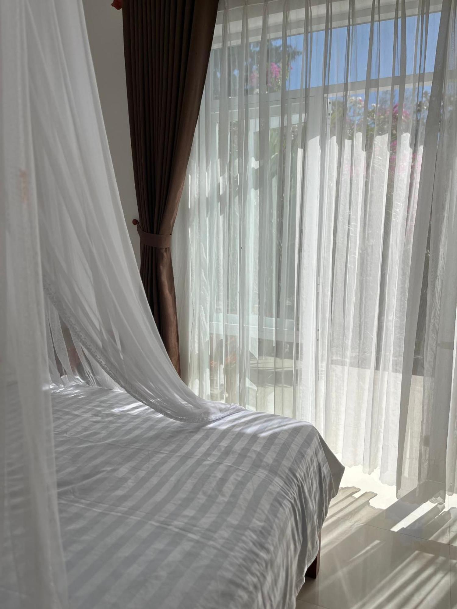 Robinson Beach Bungalow Vinh Hoa Exterior photo